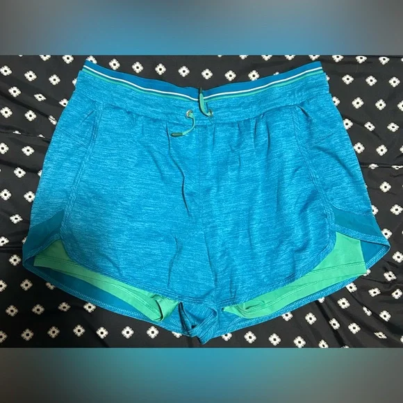 💰2/$10 Avia teal and turquoise Athletic Shorts w/ pockets &drawstring size L - Picture 1 of 8